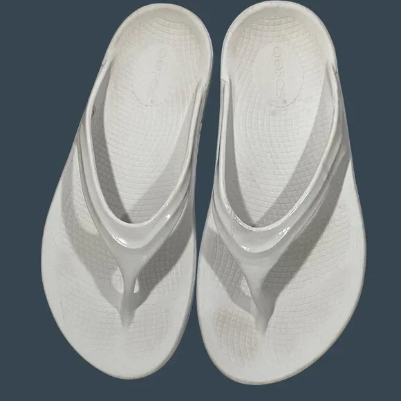 Oofos Ooriginal Thong Sandals Womens Size W7 EU 38 White Recovery Flip Flops - Picture 1 of 7